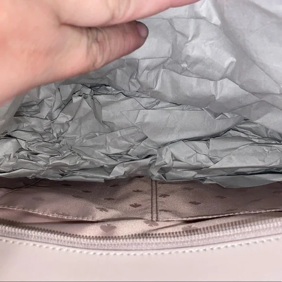 🦋 *NWT* Kate Spade New York Adley Large Tote in Taupe - Picture 4 of 5